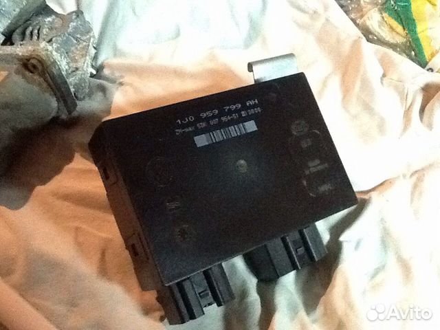 Блок 1J0959799AH Шкода Сеат Фольксваген