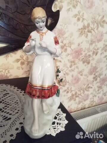 Статуэтка фарфор, гадание на ромашке