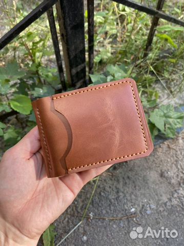 Зажим для денег с монетницей