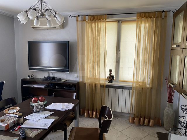 2-к. квартира, 72,6 м², 2/5 эт.