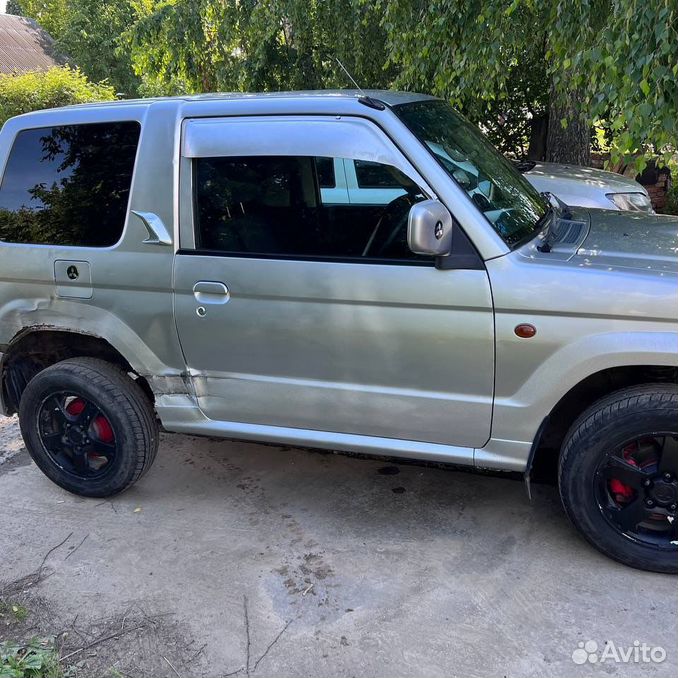 Mitsubishi Pajero Mini 2005