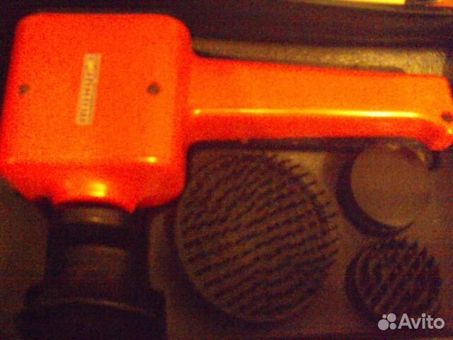 Электромассажёр в футляре