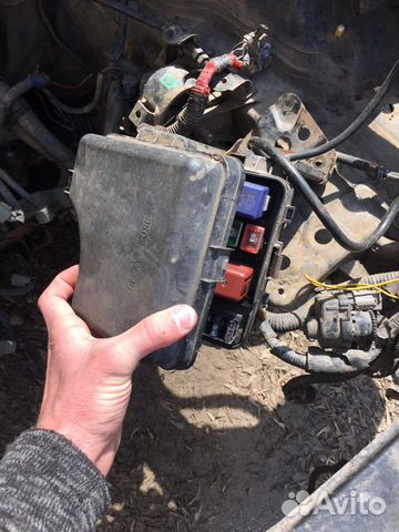 Блок предохранителей Карина Е