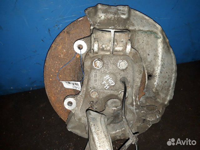 Поворотный кулак передний левый Bmw 5 E60