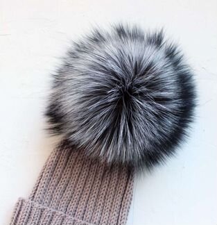 Меховой помпон Чернобурка