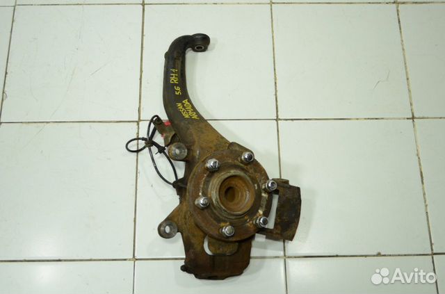 Кулак поворотный передний правый Nissan Armada