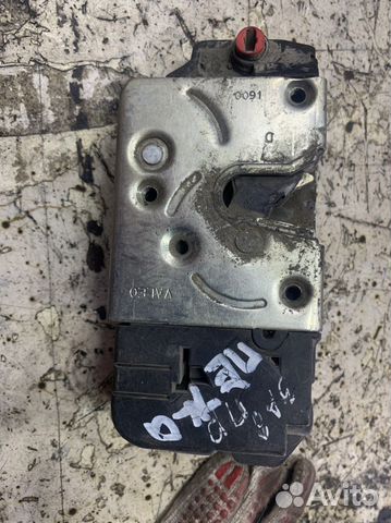 Замок двери задней правой Peugeot 206