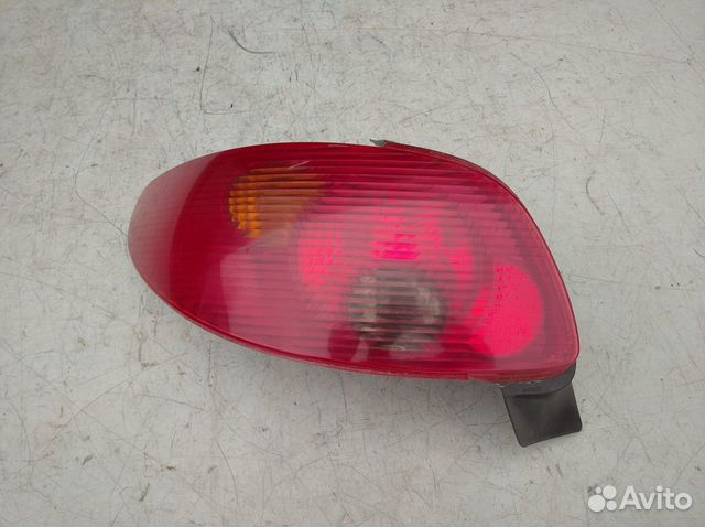 Фонарь задний левый Пежо 206