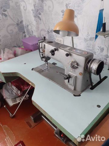 Промышленная швейная машинка и оверлок