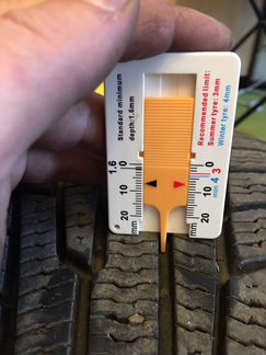 Резина зима 215/50 R17