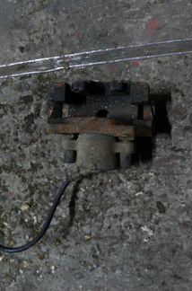 BMW E39 передний левый тормозной суппорт