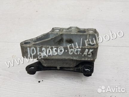 Кронштейн двигателя левый Skoda Octavia A5 BGU
