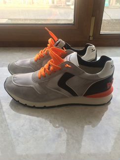Кроссовки