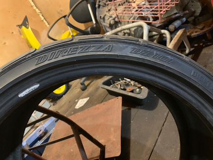 Dunlop direzza 235 35 r19