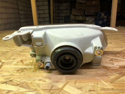 Новая фара Toyota Corolla 110