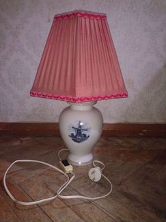 Лампа настольная