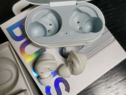 Беспроводные наушники Samsung Galaxy Buds