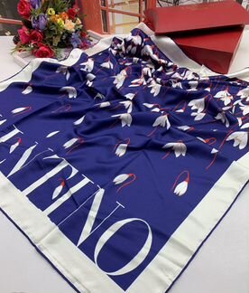 Платок Valentino
