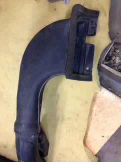 Корпус воздушного фильтра Mitsubishi Pajero 4