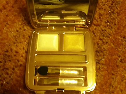 Тени для век