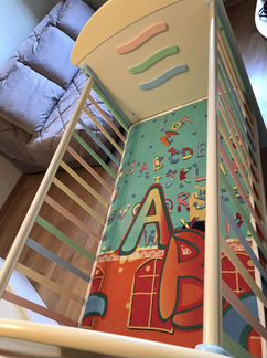 Кроватка детская 125 x 65 маятник с ящиком и чисты