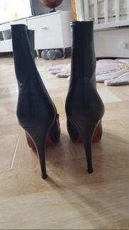 Ботильоны на высоком каблуке