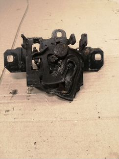 Замок капота VW Golf4