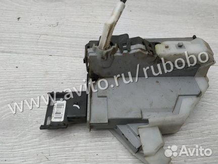 Замок двери задний правый Peugeot 308 EP6C 2010