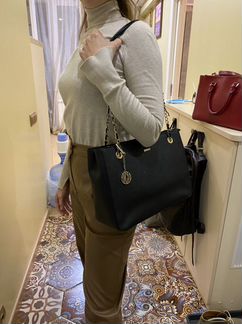 Кожаная черная сумка dkny
