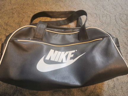 Спортивная сумка Nike