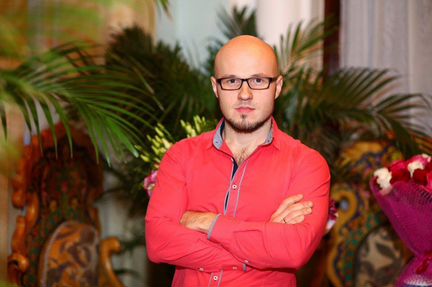 Ведущий на праздник