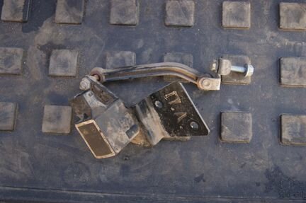 Датчик положения пневмоподвески Мерседес ML164