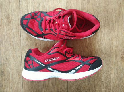 Кроссовки Demix 38 разм. красные с белым