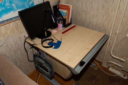 Парта Дэми сут-14-01 75 х 80 см (цвет: клен серый)