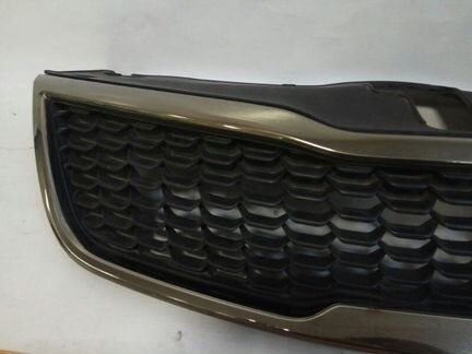 Решетка радиатора передняя верхняя Kia Rio 3