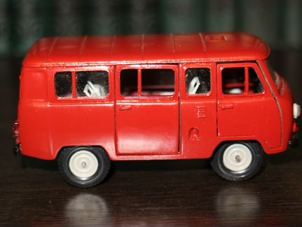 Коллекционная модель УАЗ 452В (А41) 1:43