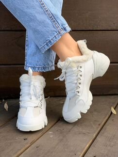 Кожаные кроссовки Dior с мехом