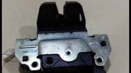 Opel Astra H Замок багажника