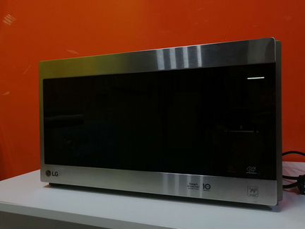 Mикроволновая печь LG MS2595CIS