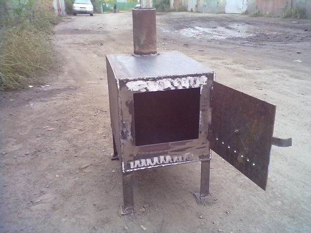 Банные печи с баком из 530 трубы. Печь буржуйка-титан 300х380х450мм. Пбк-2. Печь буржуйка с баком 100л. Котел для бани.