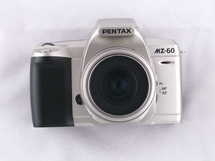 Комплект зеркалка Pentax MZ-60 с объективом