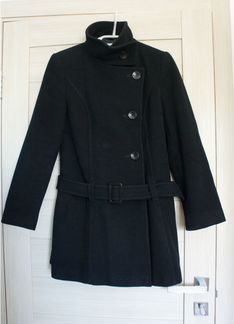 Черное демисезонное пальто