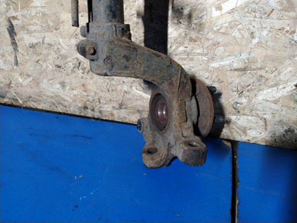 Кулак поворотный передний правый Ford S-Max 2006