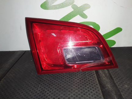 Фонарь внутренний задний левый Opel Astra J