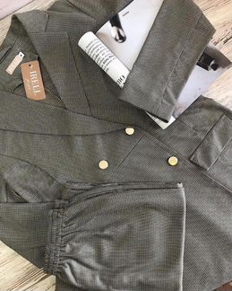 Брючный костюм размер М