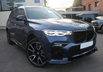 Чёрная решетка радиатора на BMW X7 G07