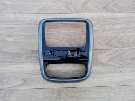 Рамка магнитолы Renault Duster