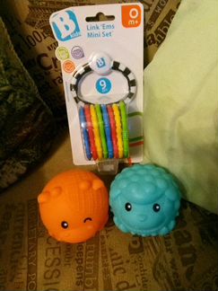 Игрушки новые разные Миньоны,больница,машинки