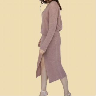 Костюм женский с юбкой