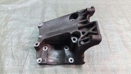 Кронштейн Форд Фокус 2 / Ford Focus 2